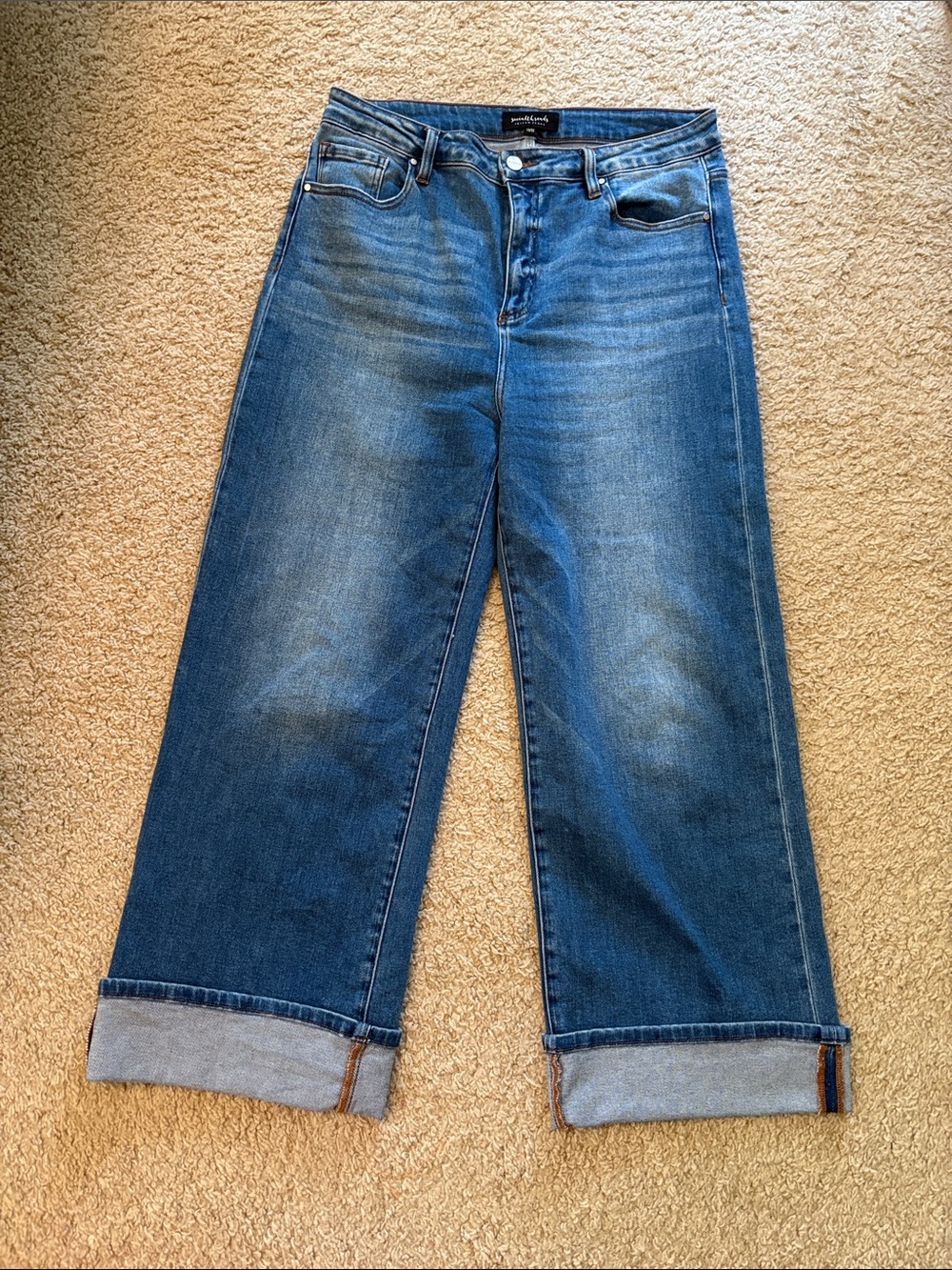 Risen by Social Threads Wide Crop High-Rise Jeans in Medium Blue - Women's